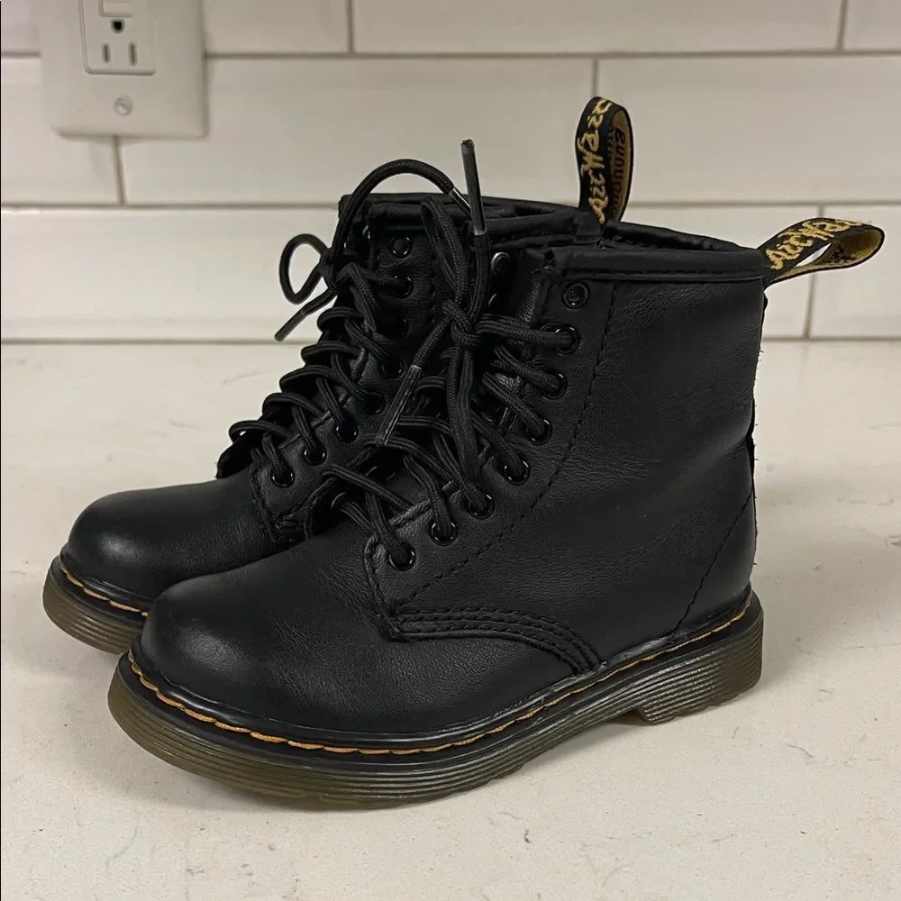 DR MARTEN TODDLER 1460 T SOFTY T LEATHER LACE UP BOOTS Size 8